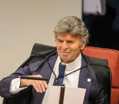 Fux cita incompetência do STF para julgar ação contra Bolsonaro