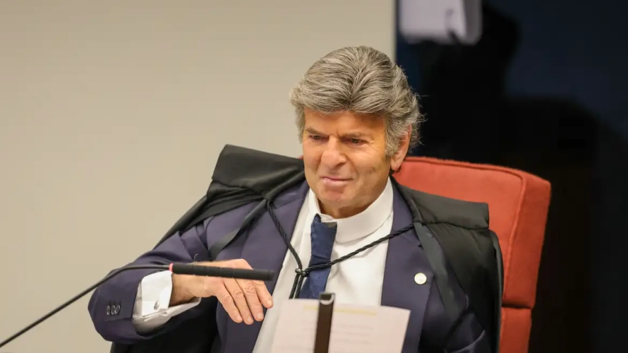 Fux cita incompetência do STF para julgar ação contra Bolsonaro