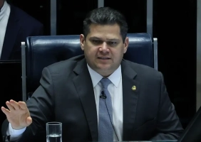 Alcolumbre mantém sessão da CPMI do INSS que quebrou sigilo de Lulinha