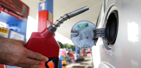 Petrobras aumenta preço da gasolina em 16% e do diesel em 26%