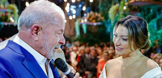 Lula se casa com Janja em cerimônia em São Paulo