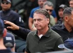 Bolsonaro tem piora da função renal e aumento de inflamação