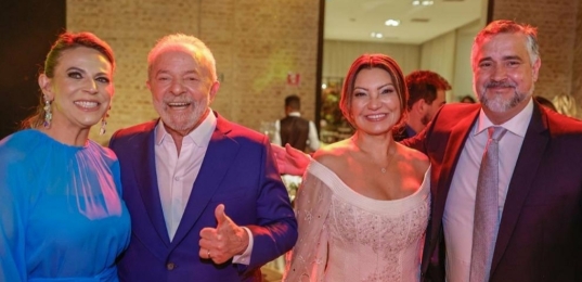 Paulo Pimenta esteve entre os convidados do casamento de Lula e Janja em SP
