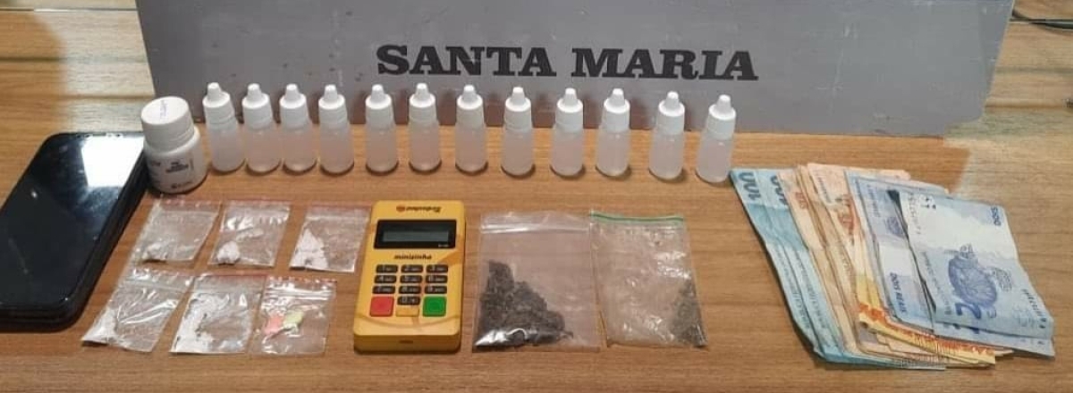 Homem é preso com frascos de lança perfume, ecstasy e cocaína em Santa Maria
