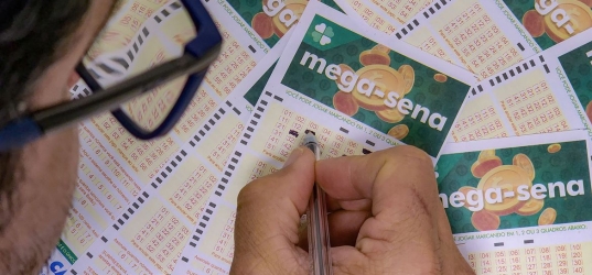 Mega-Sena acumula e próximo prêmio pode chegar a R$ 50 milhões