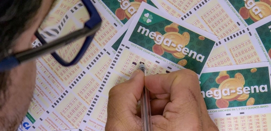 Mega-Sena acumula e próximo prêmio pode chegar a R$ 50 milhões