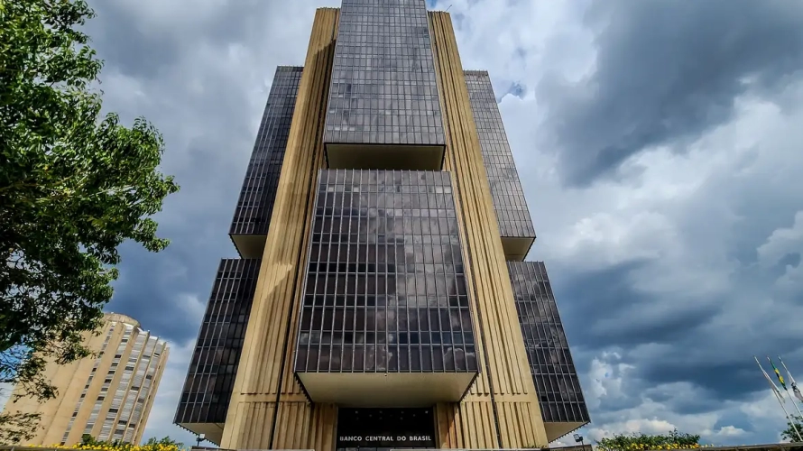 Copom eleva juros básicos da economia para 15% ao ano