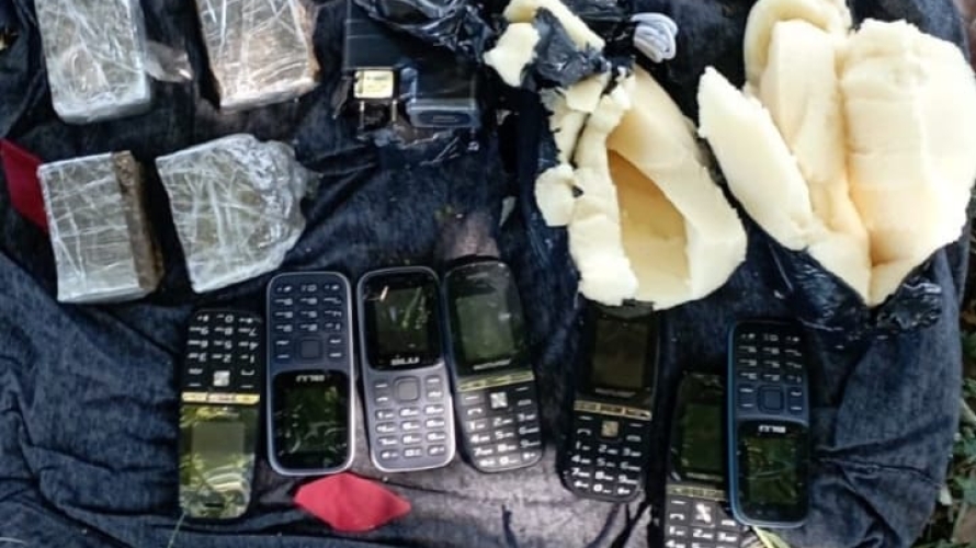 Jovem é preso com maconha e oito celulares em Santa Maria