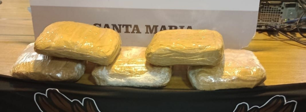 Passageiro de carro de aplicativo é preso com quase 5kg de cocaína em Santa Maria