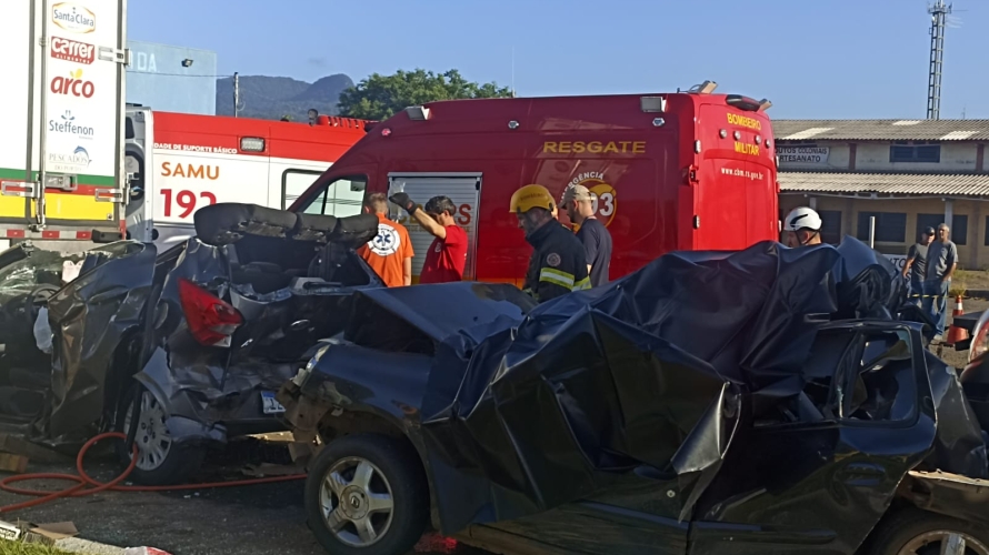 Motorista morre prensado após engavetamento na RSC-287 em Paraíso do Sul