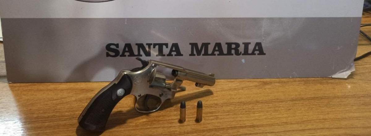 Adolescente de 14 anos é apreendido com arma de fogo em Santa Maria