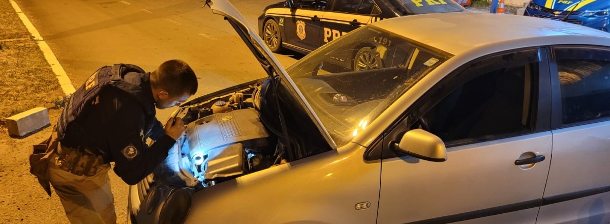 PRF recupera carro roubado na BR-158 em Santa Maria