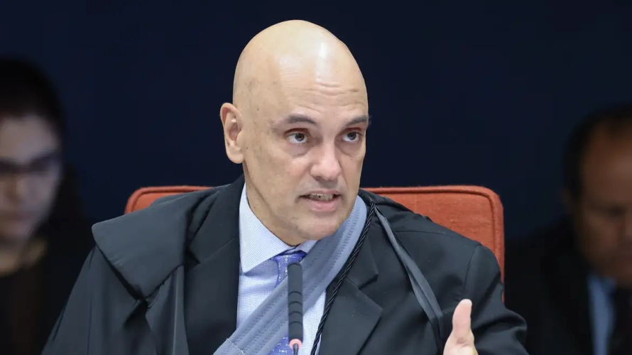 Moraes decide não prender Bolsonaro por descumprimento de cautelar
