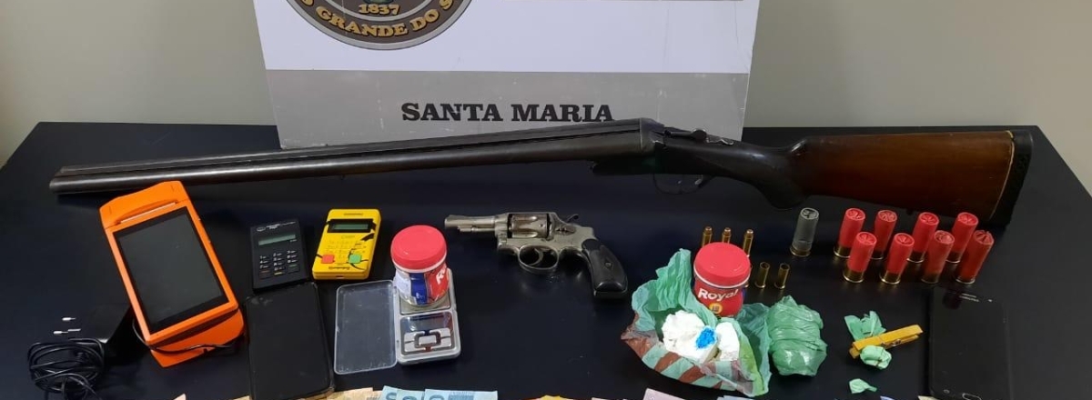 Casal é preso com armas, drogas e munições em Santa Maria