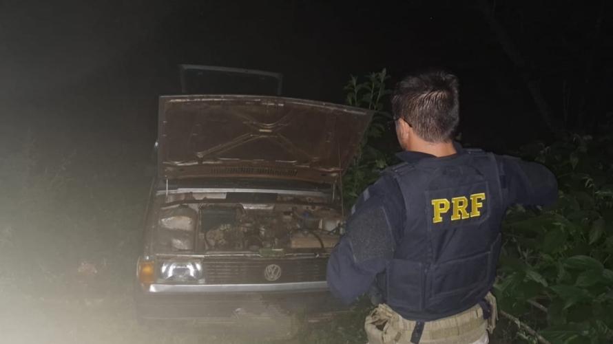 PRF recupera carro furtado em Santa Maria