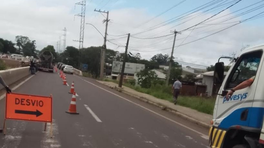 DNIT alerta para trânsito em meia pista na saída para São Sepé