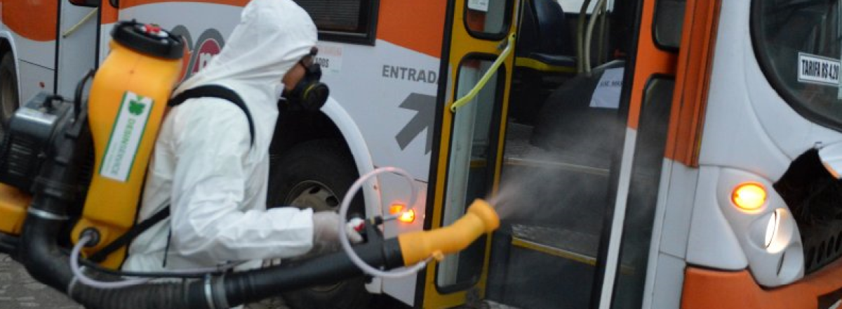 Prefeitura realiza sanitização em veículos de transporte público