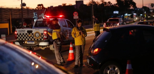 Seis motoristas são autuados por recusa ao bafômetro na Balada Segura