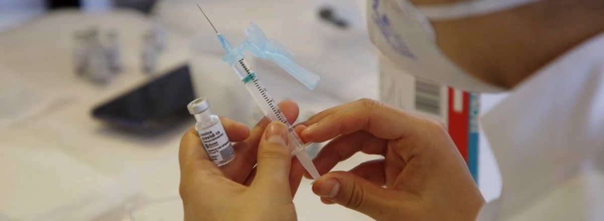 Mais de 2,4 mil pessoas de 39 anos foram vacinadas nesta terça em Santa Maria