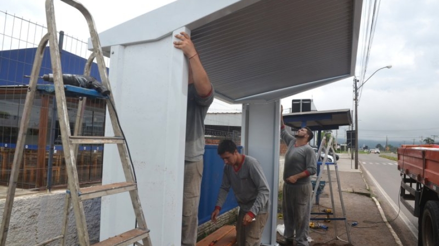 16 novos abrigos de ônibus serão instalados entre os bairros São José e Camobi