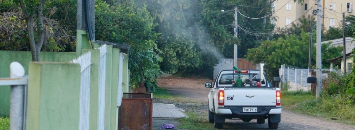 Prefeitura realização ação de pulverização no combate à dengue