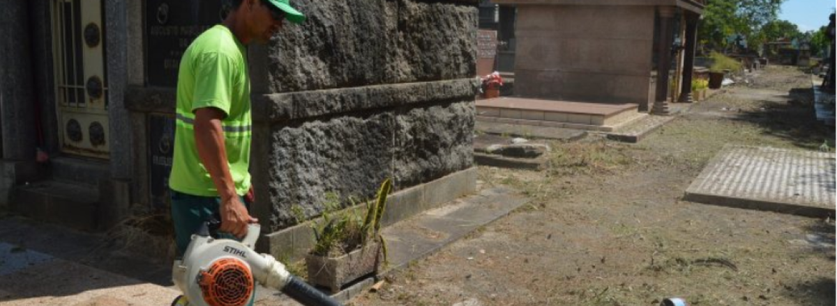 Prefeitura começa reforço na limpeza do Cemitério Ecumênico Municipal
