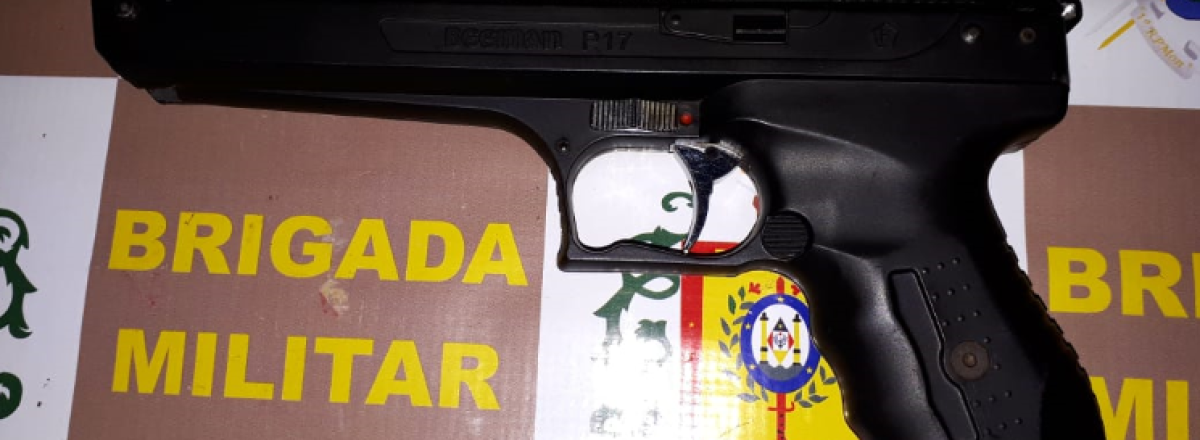 Brigada apreende simulacro de pistola com adolescente em Santa Maria