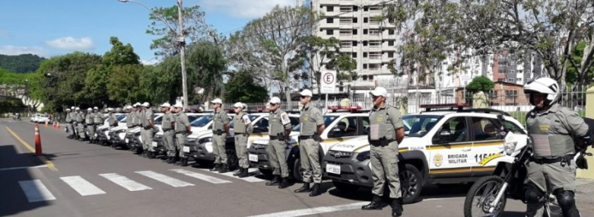 Governo do Estado entrega viaturas e armas em Santa Maria