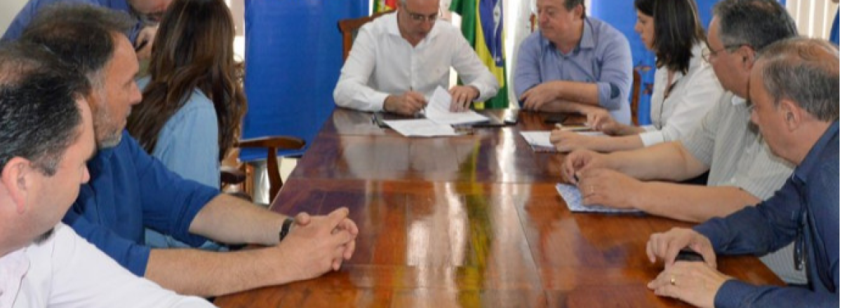 Prefeitura e Caixa assinam contrato de R$ 28 milhões para recuperação de ruas
