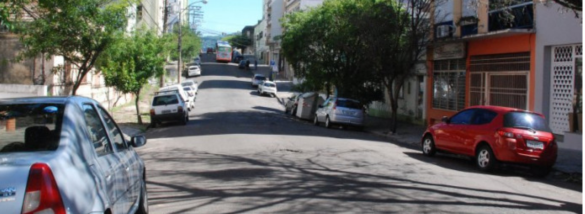 Obra da Corsan interrompe trânsito na Rua André Marques nesta terça e quarta-feira