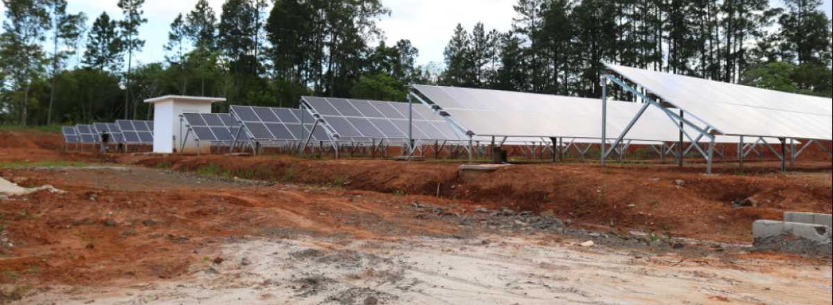 Usina de geração de energia solar começa a funcionar na UFSM