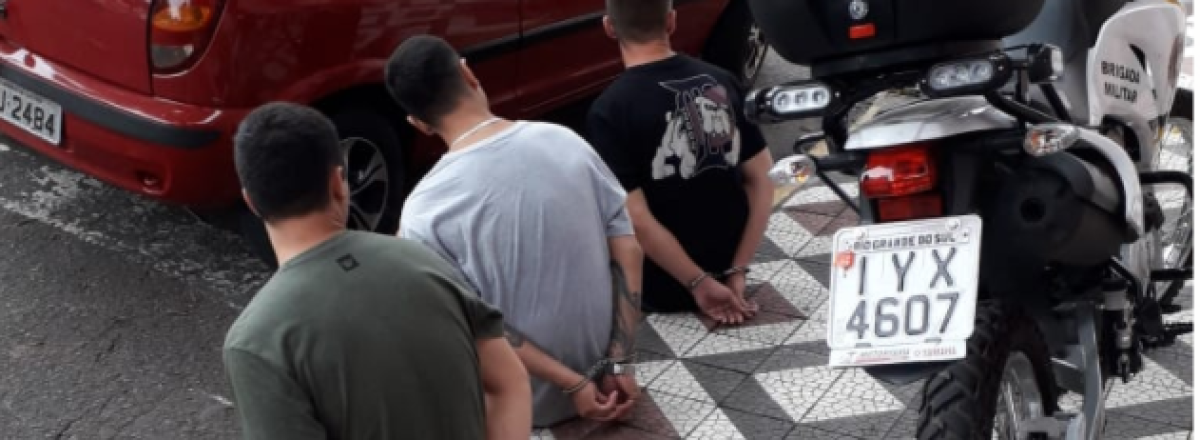 Brigada prende três jovens por tráfico no Centro de Santa Maria