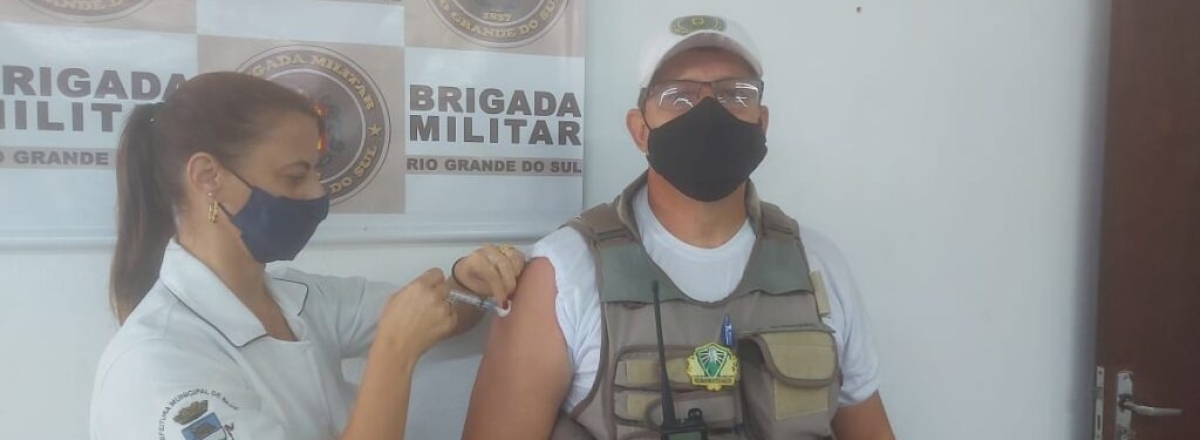 Prefeito de Bagé prioriza policiais na vacinação contra a Covid-19