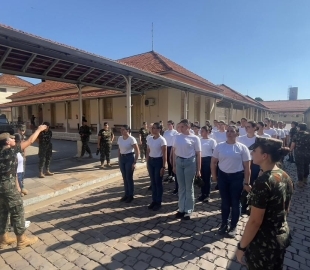 Mulheres se apresentam para o Serviço Militar Inicial  em Santa Maria