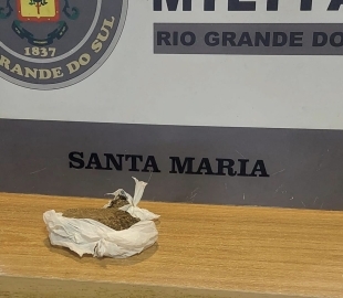 Homem é preso com tijolo de maconha em Santa Maria