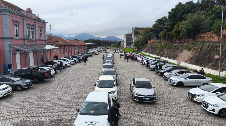 Motoristas de aplicativo realizam protesto em Santa Maria