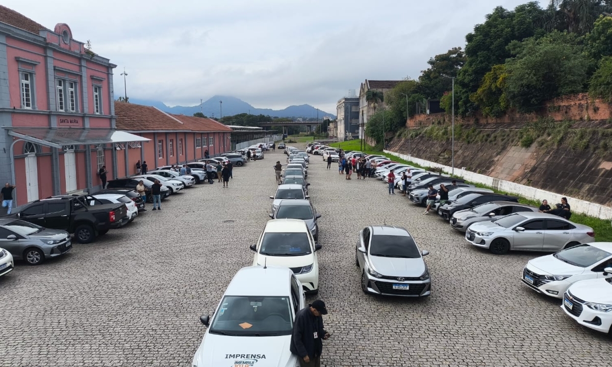Motoristas de aplicativo realizam protesto em Santa Maria