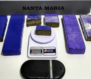 Homem abandona mochila com maconha e foge da polícia em Santa Maria