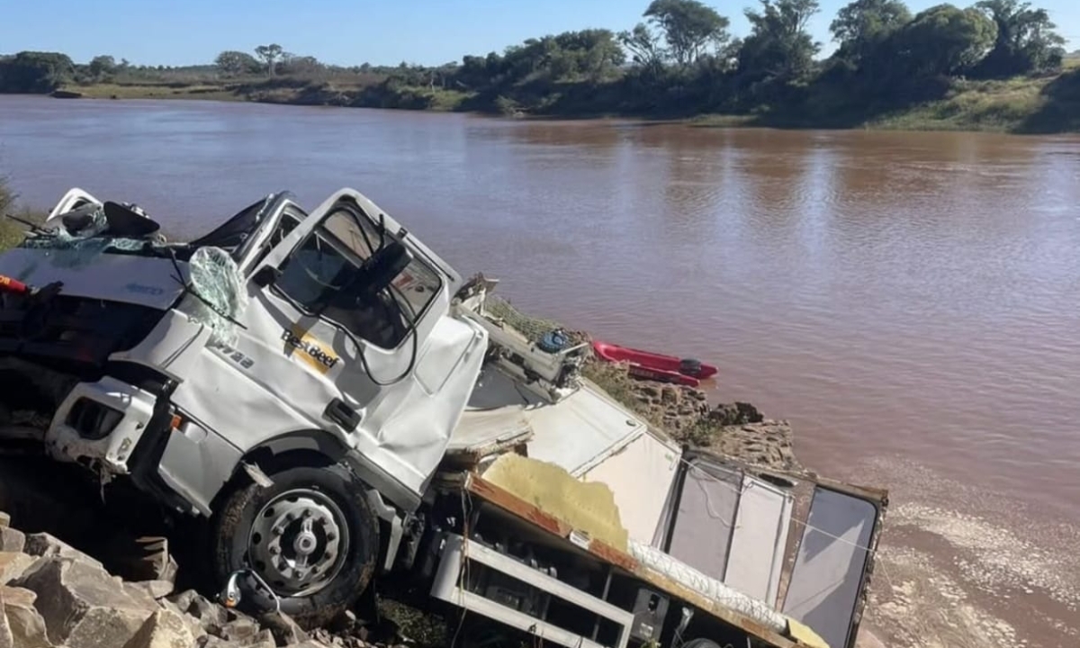 Identificado motorista que morreu após cair da ponte sobre o Rio Jaguari