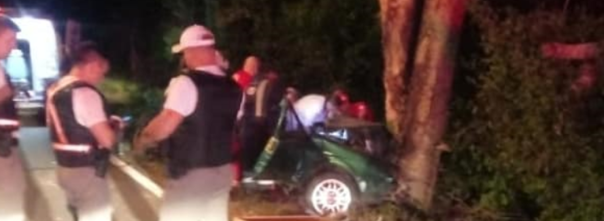 Jovem de 27 anos morre após colidir carro em árvore em Agudo