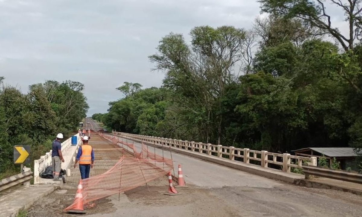 DNIT alerta para restrição de veículos pesados na ponte sobre o Arroio Bossoroca na BR-290