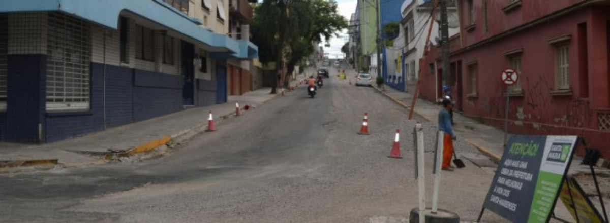 Trânsito é liberado na Rua dos Andradas após obras de drenagem pluvial