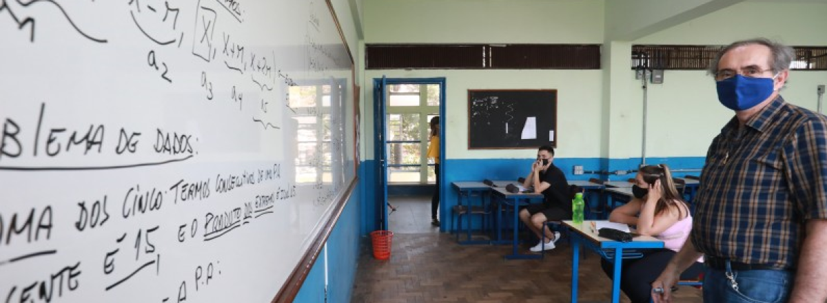 Governo faz atualização sobre retorno das aulas presenciais nas escolas estaduais