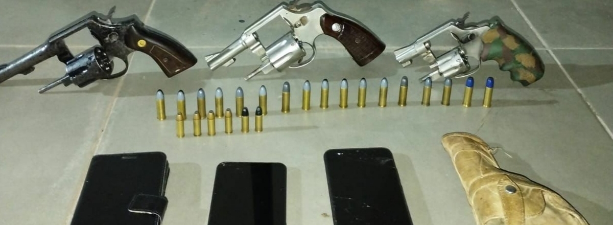 Jovens são presos com três revólveres e munições em Santa Maria