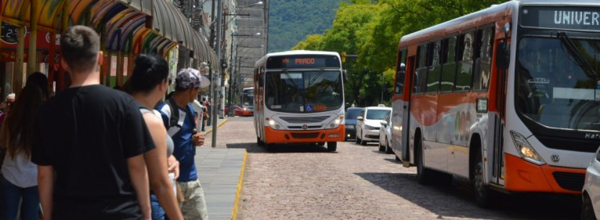 Prefeitura reorganiza paradas na Avenida Rio Branco