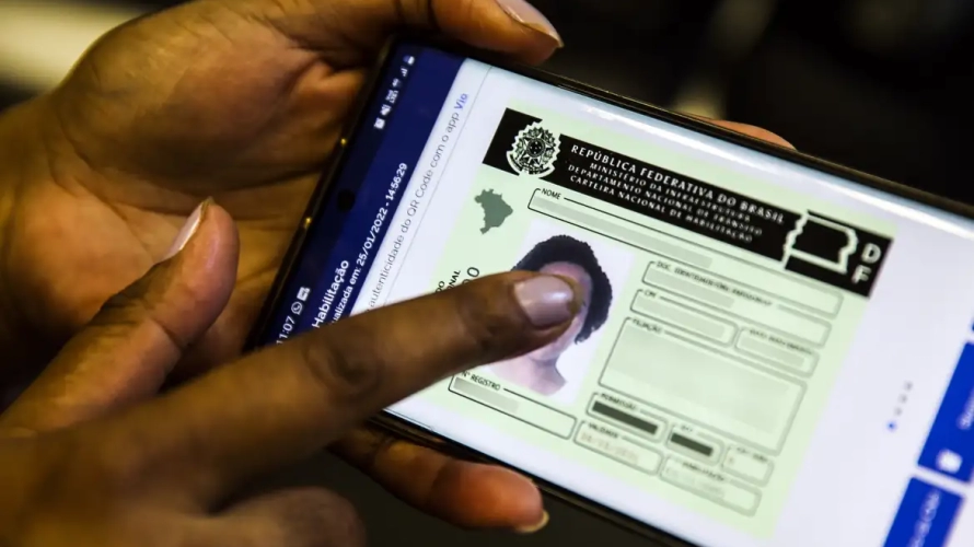 Lei que cria CNH gratuita para população de baixa renda é sancionada