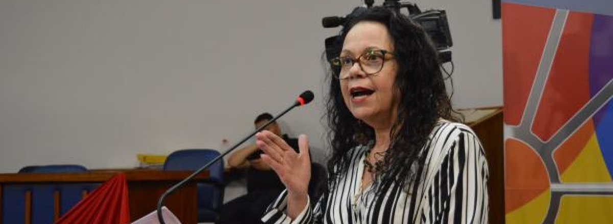 Vereadora Deili critica recorrentes problemas com a Corsan enfrentados por moradores