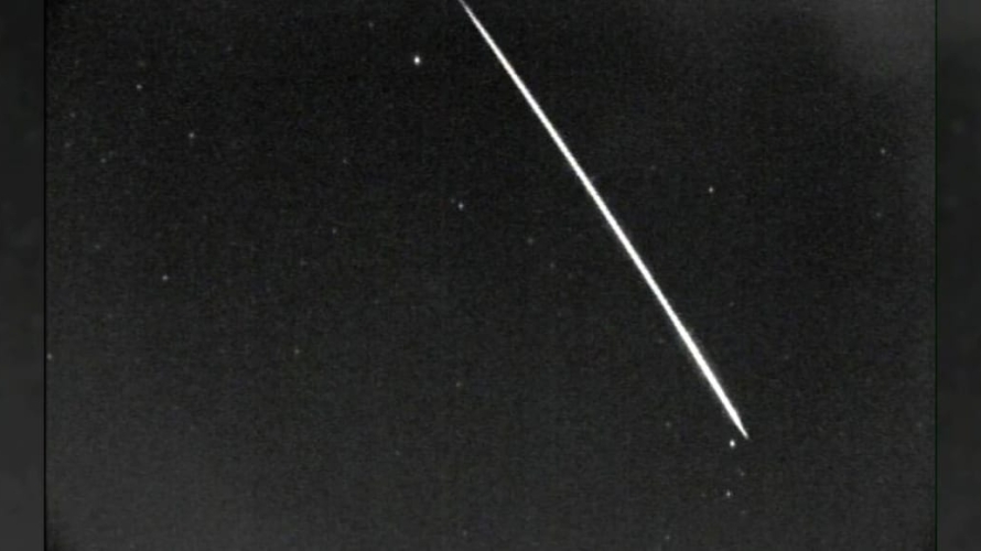 Vídeo: meteoro ilumina o céu de Santa Maria e região Central do RS