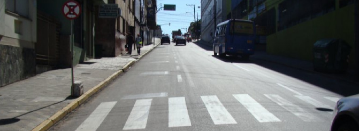 Obras da Corsan alteram o trajeto de ônibus nesta sexta-feira na Rua dos Andradas