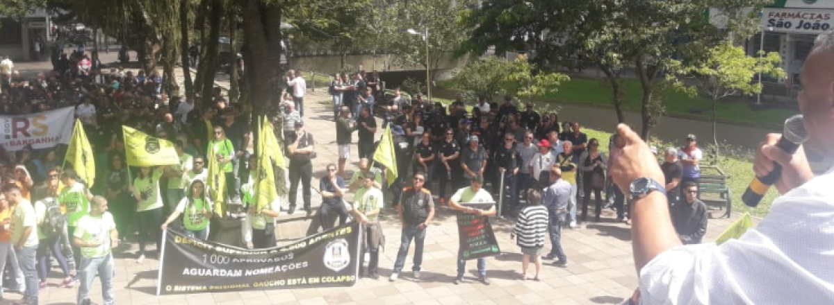 Servidores da Segurança Pública protestam contra reforma de Leite em Santa Maria